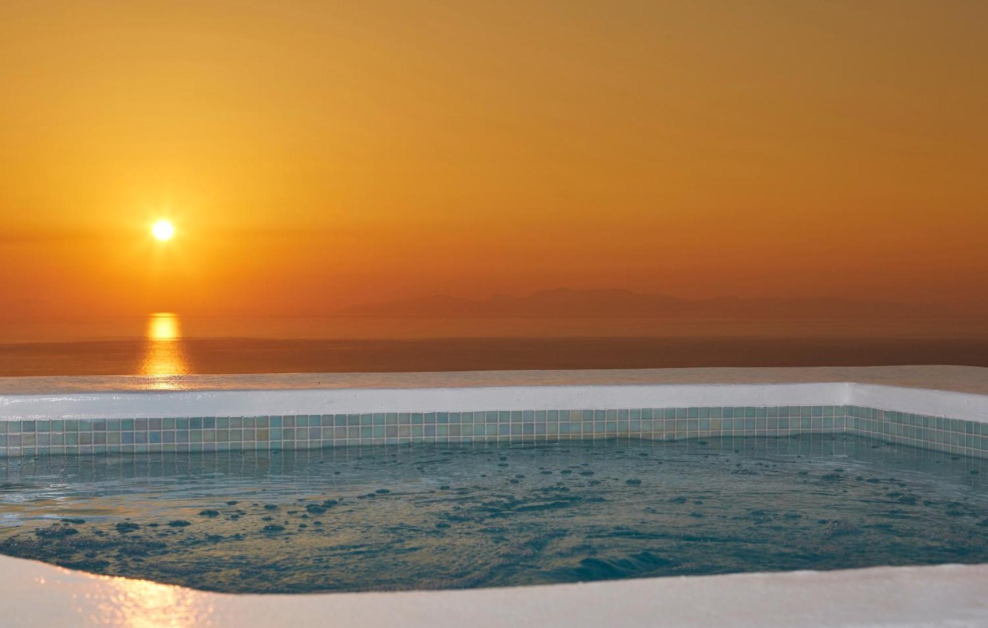 Aperanto Suites Oia  Exterior photo